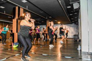 Beneficios de  Zumba en Century Fitness: Baila, Quema Calorías y Eleva tu Espíritu